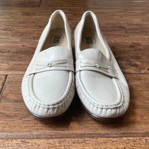 SAS Easier Beige Off White Penny Loafers Womens 5.5 Wedge Heel Tripad Comfort